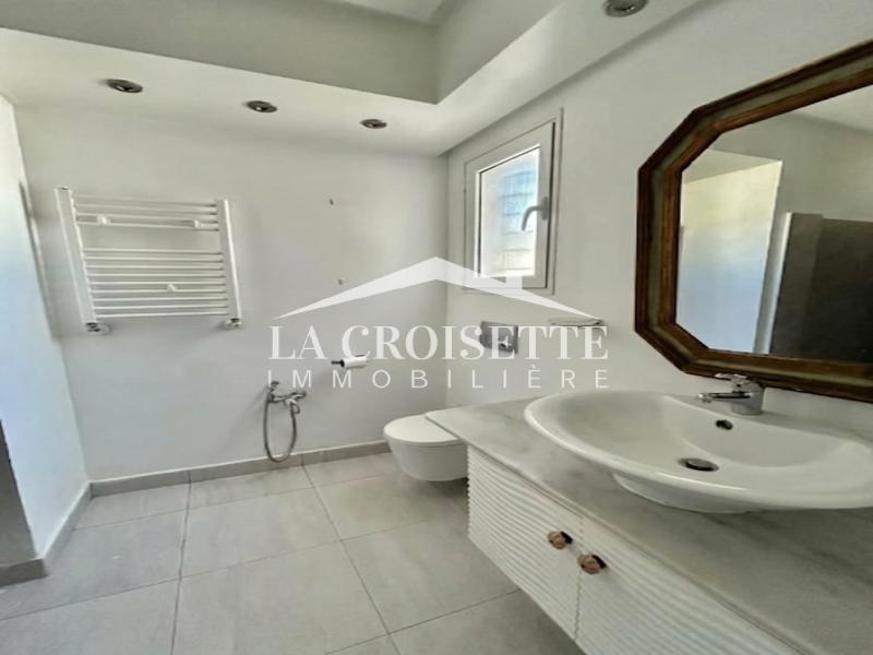 Villa S+4 avec piscine à La Marsa